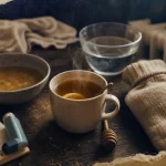 Grippe remèdes naturels : tisane tiède, miel et bouillotte